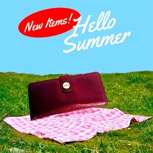 Hobo original red pebble leather wallet barely used,  has pocket with a zipper